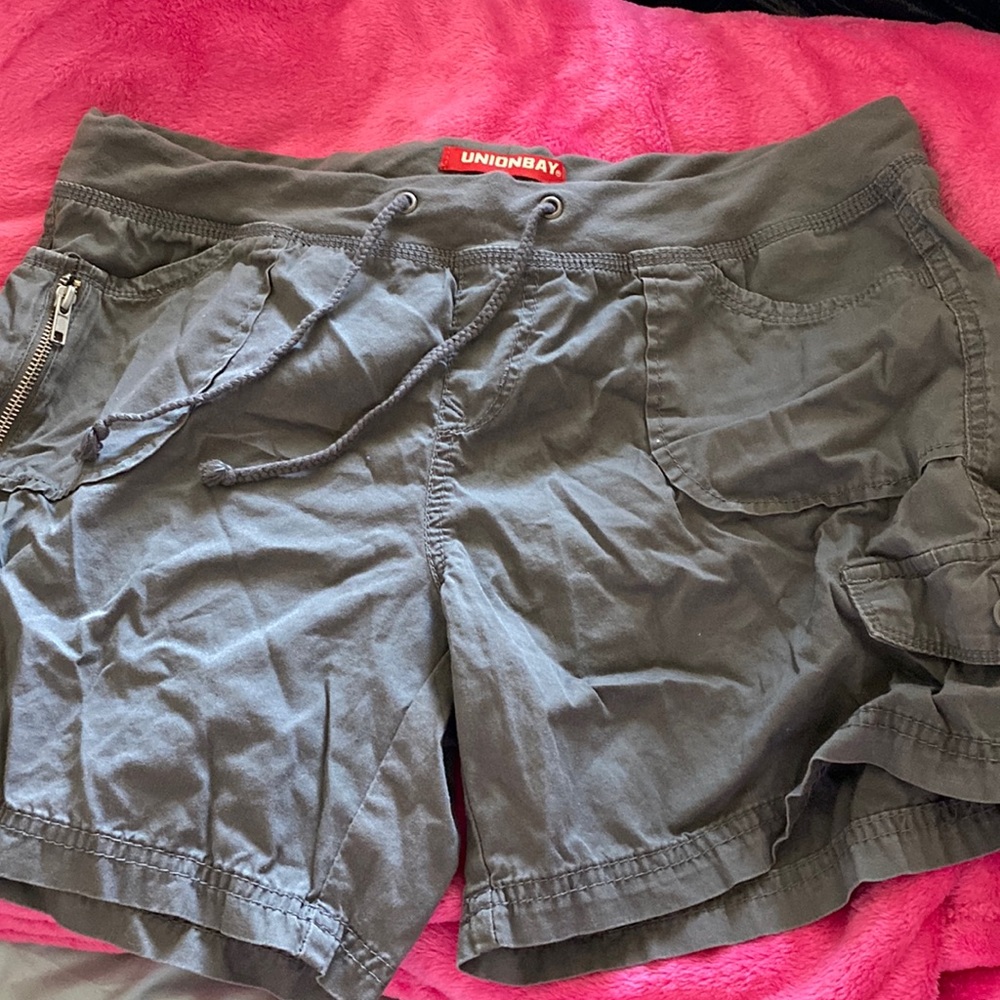 Union bay gray cargo style shorts   Size 13